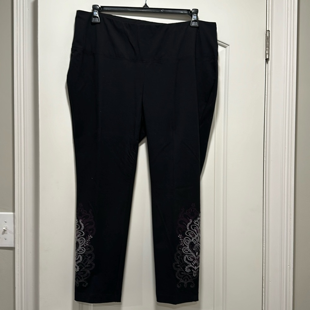 Chico’s Zenergy black with stiching- size 3P